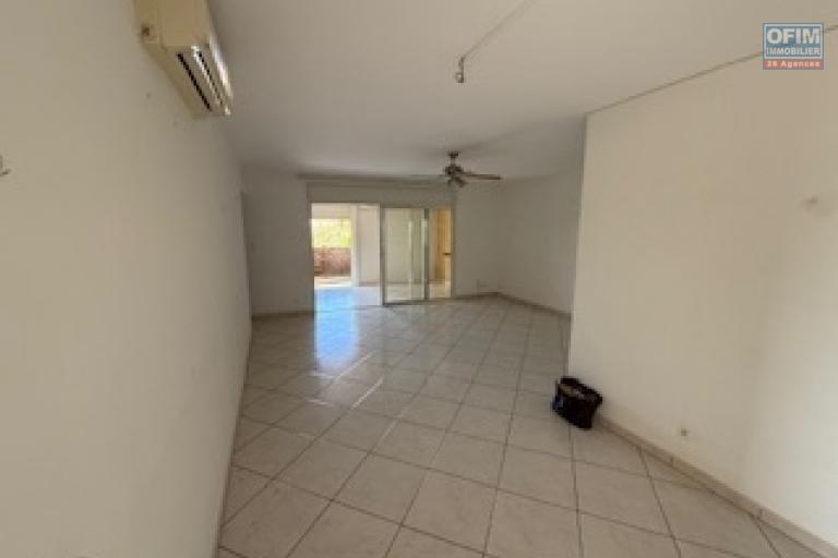 À vendre Appartement F3/F4 en rez-de- jardin avec vue mer