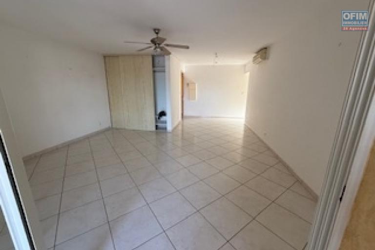 À vendre Appartement F3/F4 en rez-de- jardin avec vue mer