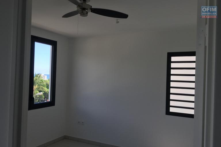 A louer ce jolie appartement de type F2 sur la résidence ALBATROS sur la rue des deux canons à Sainte Clotilde.
