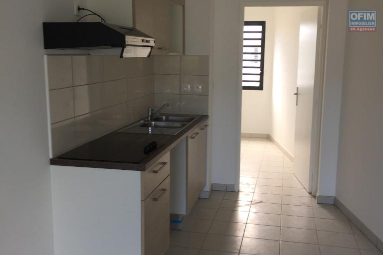 A louer ce jolie appartement de type F2 sur la résidence ALBATROS sur la rue des deux canons à Sainte Clotilde.