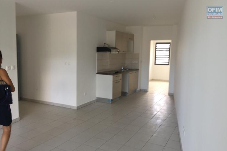 A louer ce jolie appartement de type F2 sur la résidence ALBATROS sur la rue des deux canons à Sainte Clotilde.