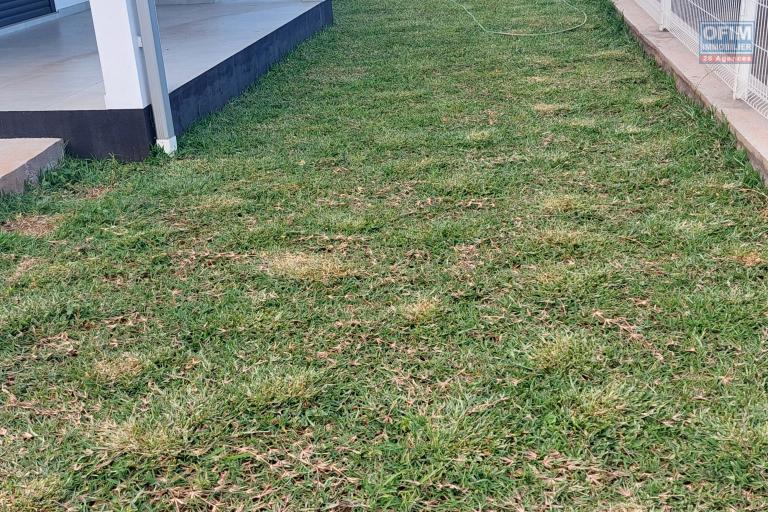 A louer à Saint Leu villa F4 neuve