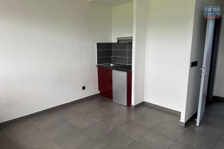 A vendre 2 studios côte à côte face à l'université du Tampon  idéal pour investissement locatif
