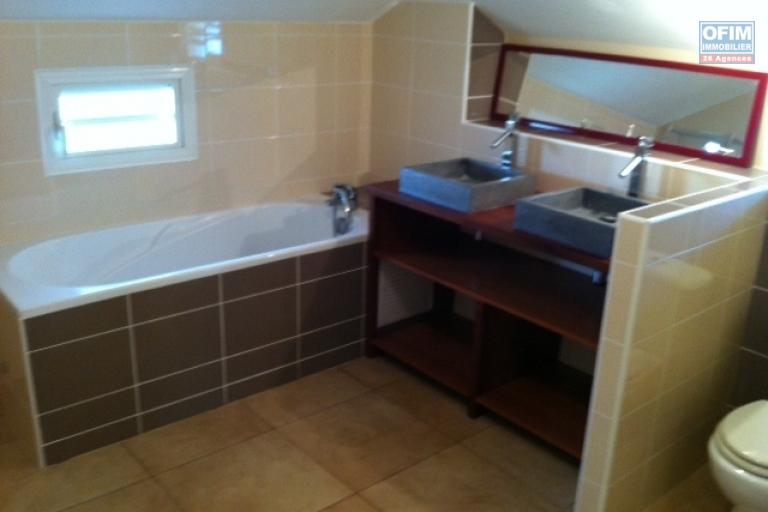 A louer appartement de T4 avec vue mer au Portail Saint Leu