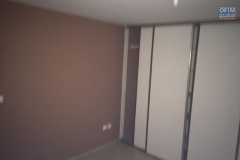 A vendre T3 residence Piton Tresor, chemin Bailly, centre de La Montagne