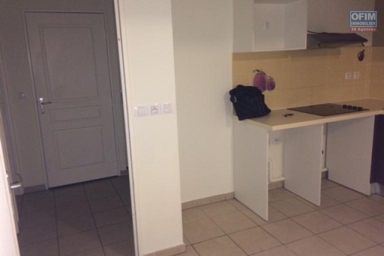 A vendre T3 residence Piton Tresor, chemin Bailly, centre de La Montagne