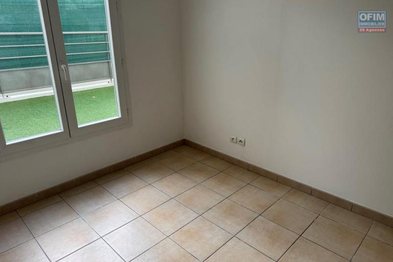 A louer joli appartement de type F3 au centre ville du Tampon