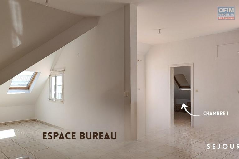 Vente Appartement T4 sous comble de 130m2 à Saint-Denis 974 - Moufia
