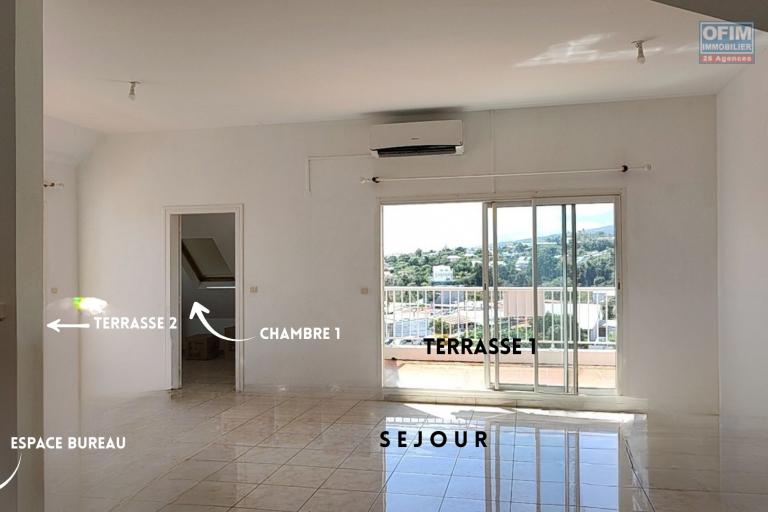 Vente Appartement T4 sous comble de 130m2 à Saint-Denis 974 - Moufia