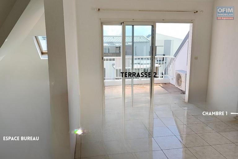 Vente Appartement T4 sous comble de 130m2 à Saint-Denis 974 - Moufia