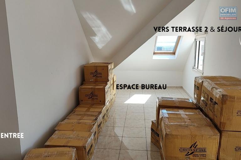 Vente Appartement T4 sous comble de 130m2 à Saint-Denis 974 - Moufia