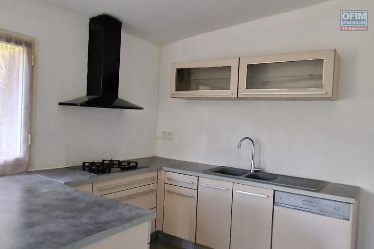 A louer Maison F4/F5 à étage - Sainte Marie