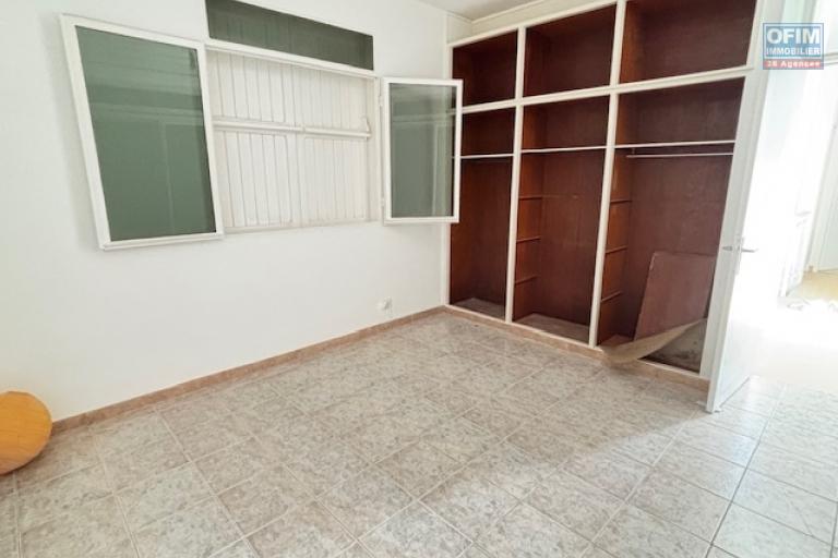 A louer maison de type T5 à la Montagne chemin de la Vigie