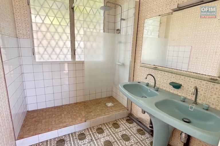 A louer maison de type T5 à la Montagne chemin de la Vigie