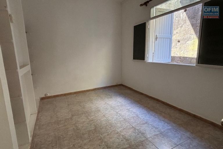 A louer maison de type T5 à la Montagne chemin de la Vigie