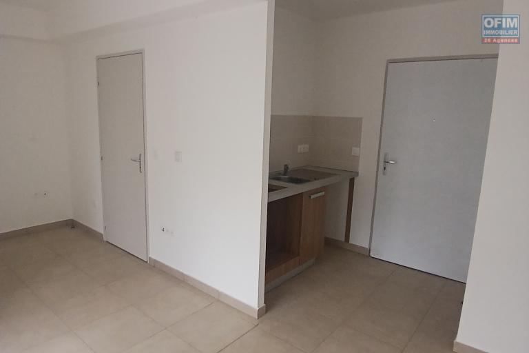 A LOUER appartement NEUF de type studio/ F1 sur Saint-Paul à 439,38 Euros!!