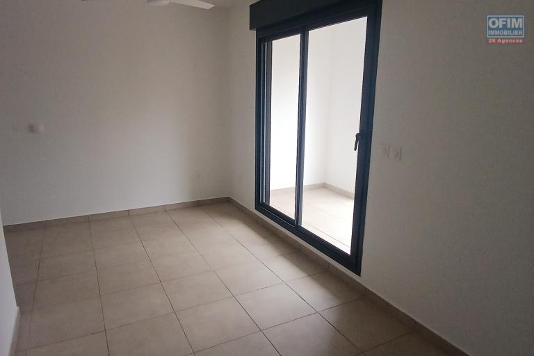 A LOUER appartement NEUF de type studio/ F1 sur Saint-Paul à 439,38 Euros!!