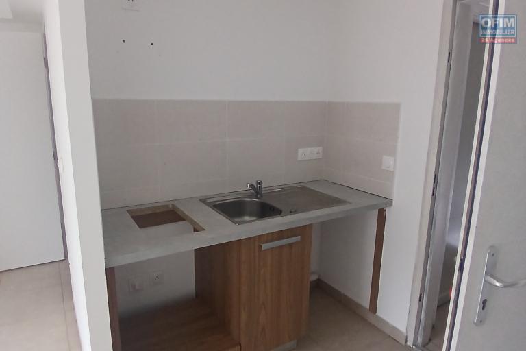 A LOUER appartement NEUF de type studio/ F1 sur Saint-Paul à 439,38 Euros!!