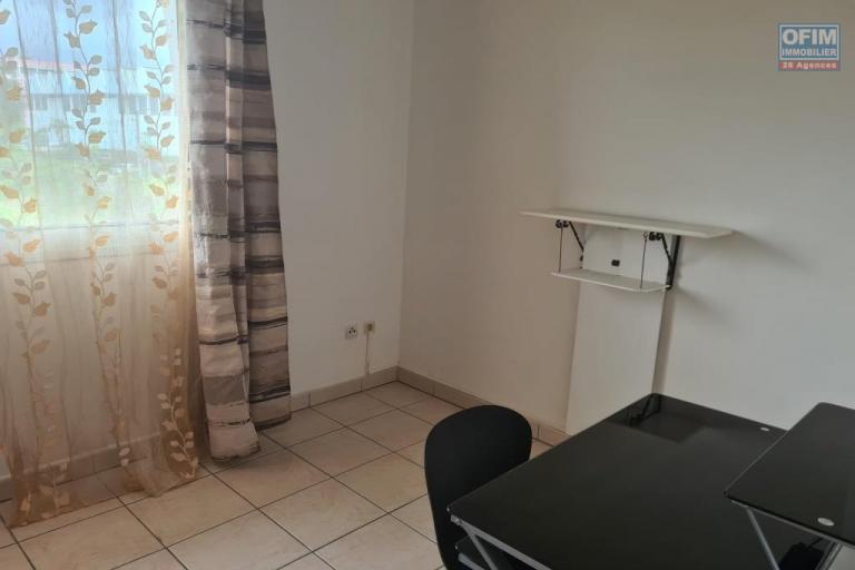 A louer joli appartement F2 MEUBLE duplex au Tampon proche centre ville