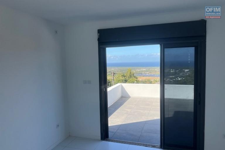 A Louer Villa  de type F4 abris voiture avec une belle vue.