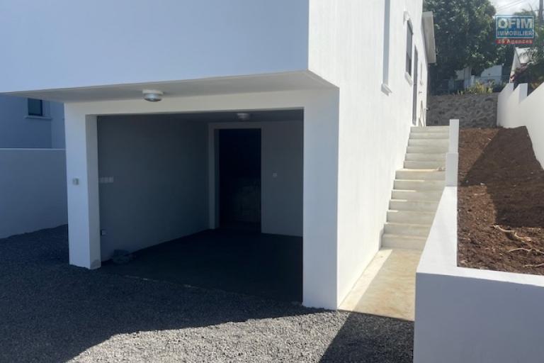 A Louer Villa  de type F4 garage avec une belle vue.