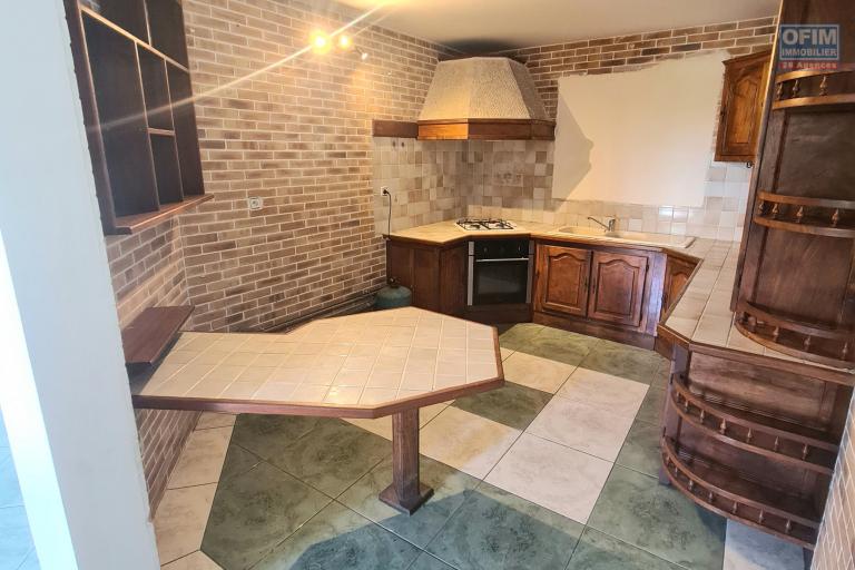 VILLA F4/5, DE 118 M2, BEAU JARDIN, QUARTIER R&Eacute;SIDENTIEL &Agrave; BRAS DES CHEVRETTES/ SAINT ANDR&Eacute;