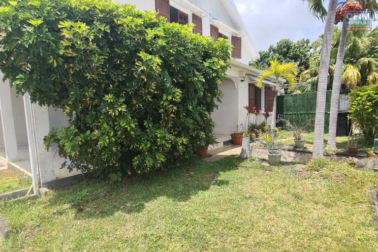 VILLA F4/5, DE 118 M2, BEAU JARDIN, QUARTIER R&Eacute;SIDENTIEL &Agrave; BRAS DES CHEVRETTES/ SAINT ANDR&Eacute;