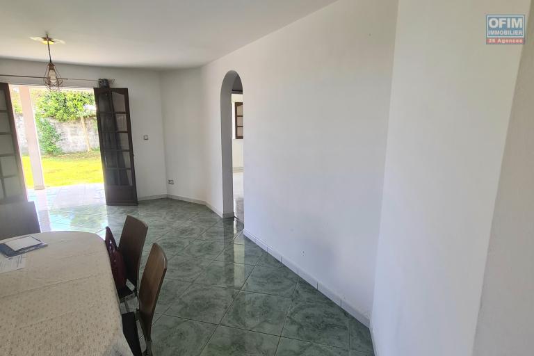 VILLA F4/5, DE 118 M2, BEAU JARDIN, QUARTIER RÉSIDENTIEL À BRAS DES CHEVRETTES