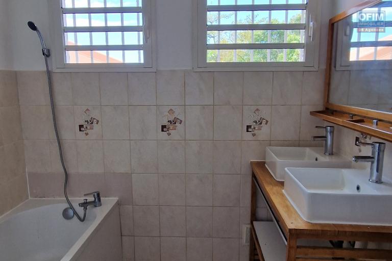 Maison F6 dans un quartier calme