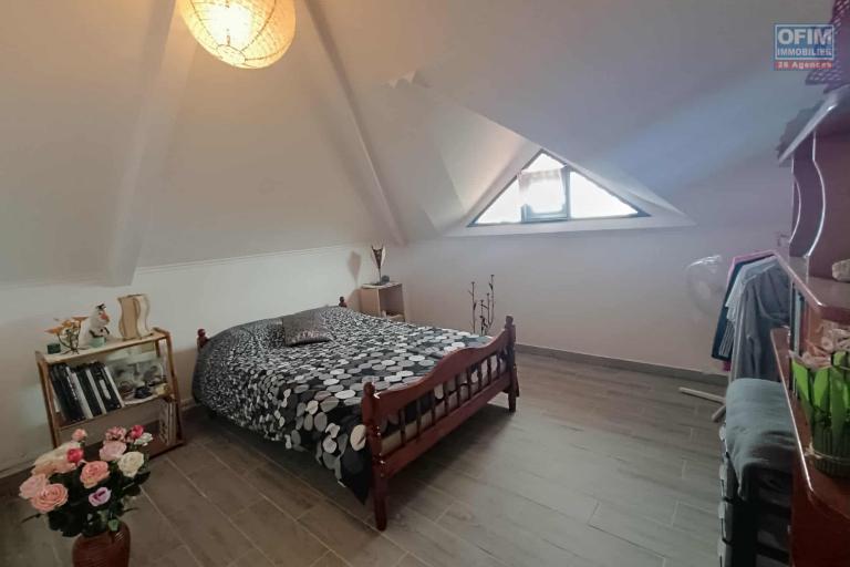 A VENDRE A LA CHALOUPE SAINT-LEU APPARTEMENT T6/7