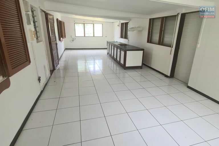 MAISON F4, GRAND JARDIN, PROXIMITÉ DU COLLÉGE