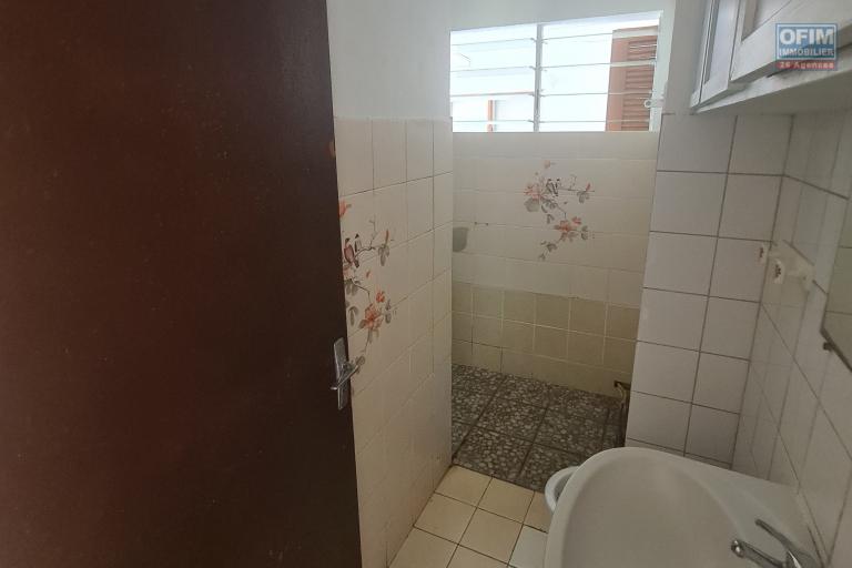 MAISON F4, GRAND JARDIN, PROXIMITÉ DU COLLÉGE