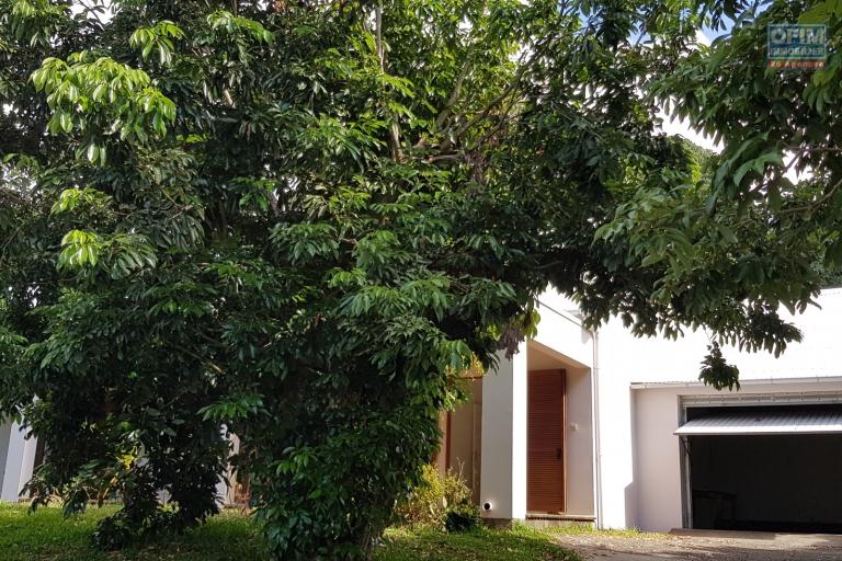 À louer – Spacieuse villa F5 avec garage, en fond d’impasse très calme à Saint-Louis (Belle Vue)