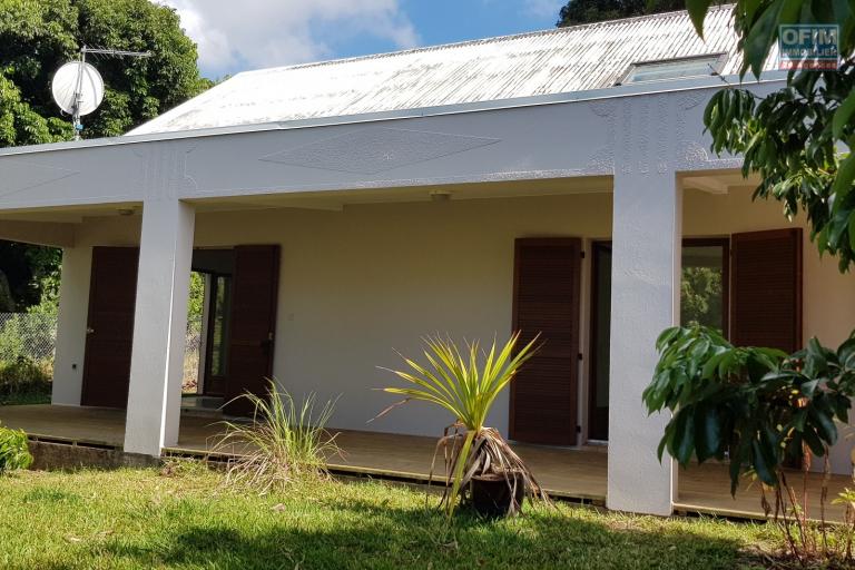 À louer – Spacieuse villa F5 avec garage, en fond d’impasse très calme à Saint-Louis (Belle Vue)