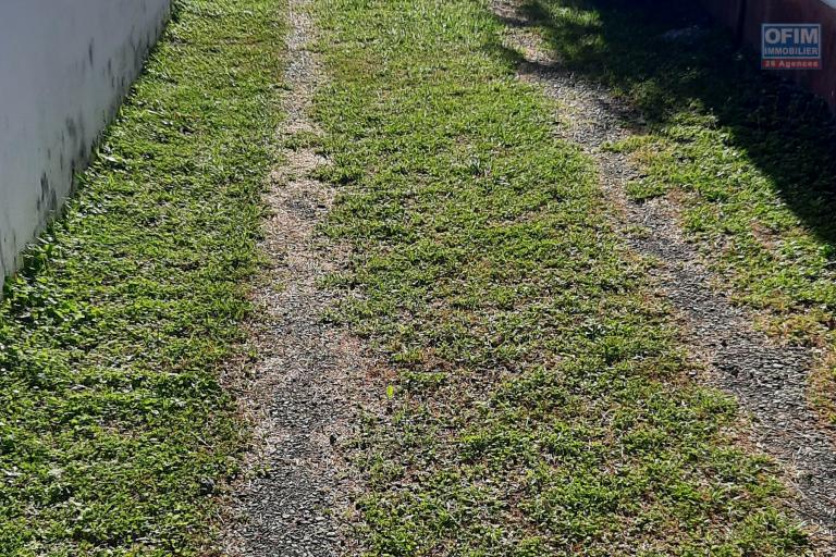 A louer maison de type F4 à saint-André, avec jardin