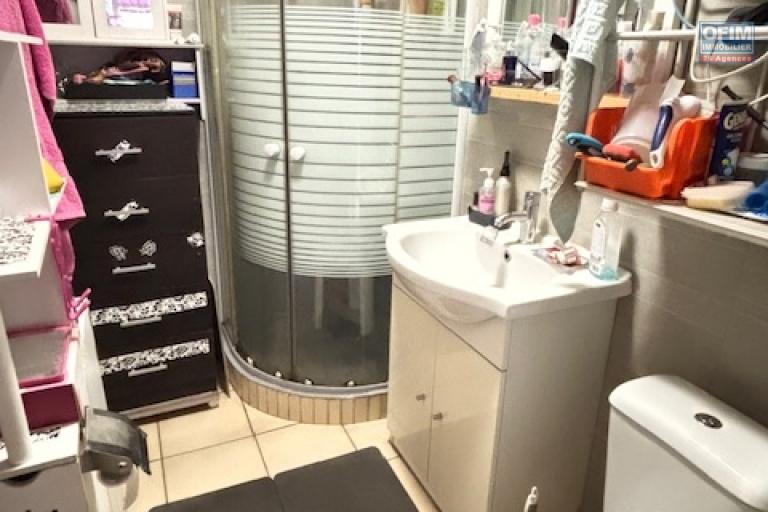 A vendre maison T3/4 à St Denis quartier La Source.