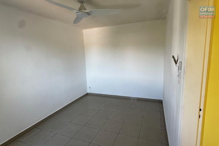 A louer appartement F3 au 1er et dernier étage d'un petit immeuble de 2 logements