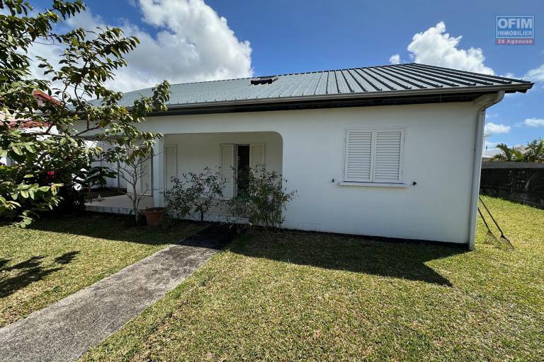 A louer jolie villa F4/5 dans lotissement résidentiel en centre ville de Bras-Panon