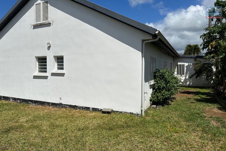 A louer jolie villa F4/5 dans lotissement résidentiel en centre ville de Bras-Panon