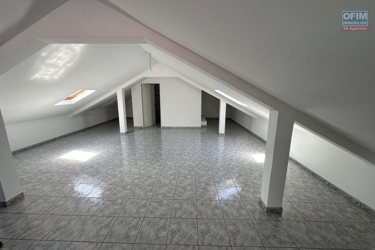 A louer jolie villa F4/5 dans lotissement résidentiel en centre ville de Bras-Panon