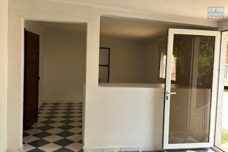 A LOUER Local professionel.