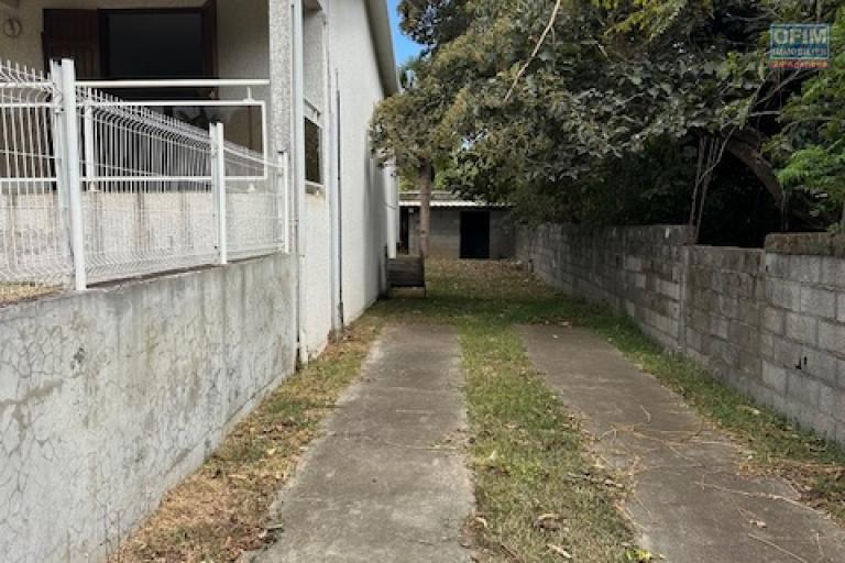 A LOUER Local professionel.