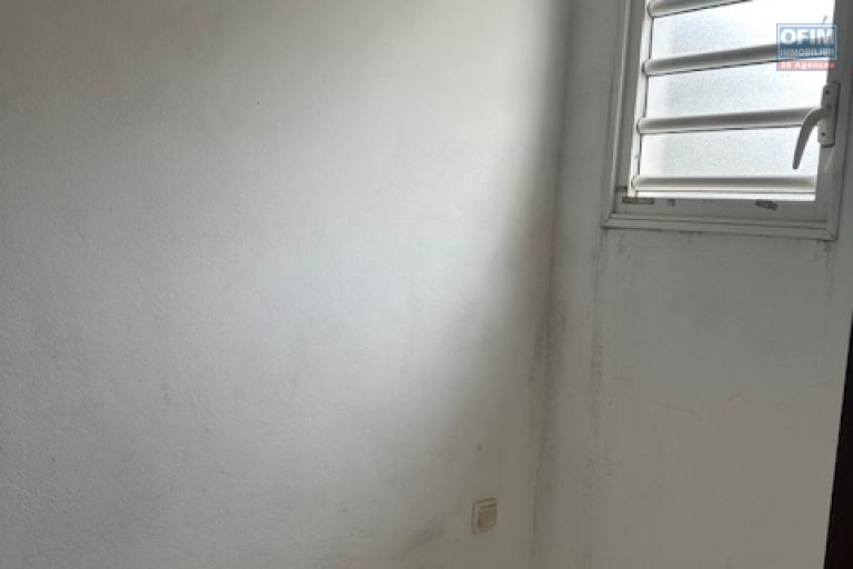 A LOUER Appartement F4  La saline les hauts