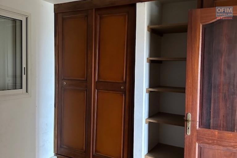 A LOUER Appartement F4  La saline les hauts