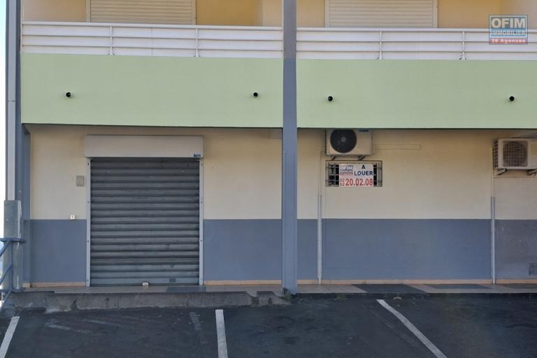 A LOUER LOCAL COMMERIAL DE 110 M2 À LA GRANDE MONTEE