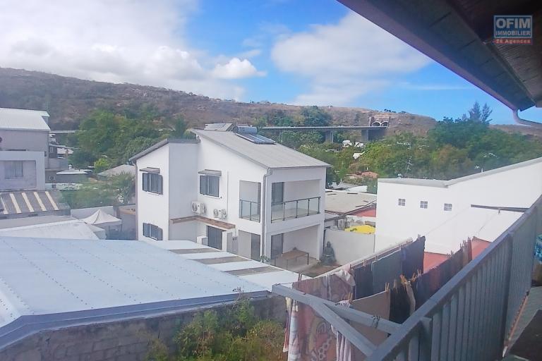 A LOUER appartement F3 NON MEUBLE de 54 m2 SAINT-PAUL VILLE