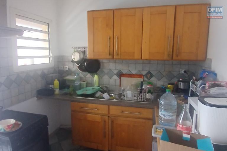 A LOUER appartement F3 NON MEUBLE de 54 m2 SAINT-PAUL VILLE