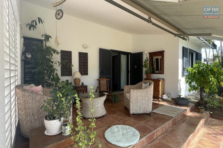 À Vendre – Maison d’Exception meublée à Cap Champagne – Boucan Canot (97434) - varangue villa