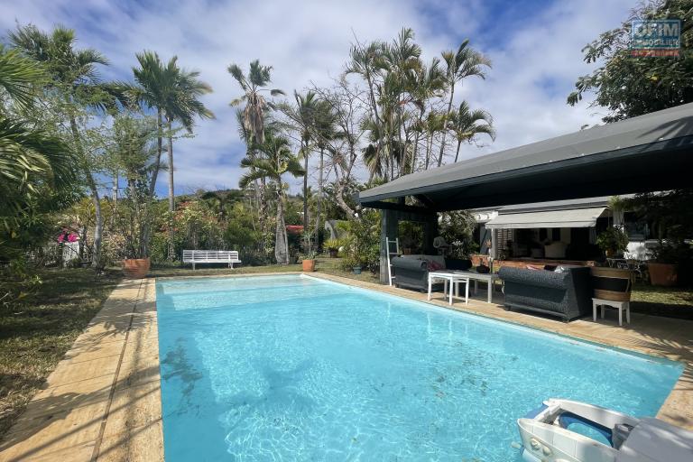 À Vendre – Maison d’Exception à Cap Champagne – Boucan Canot (97434) - piscine villa
