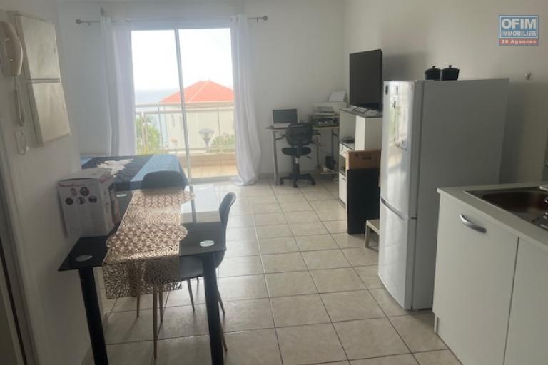 A louer jolie petit studio proche du lycée des AVIRONS